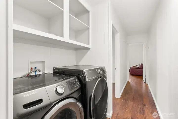 Washer and Dryer stay!