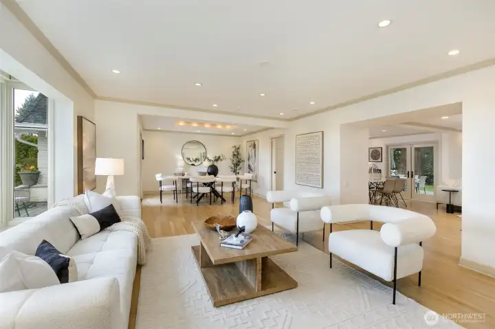 Living/dining room spacious entertainers dream area