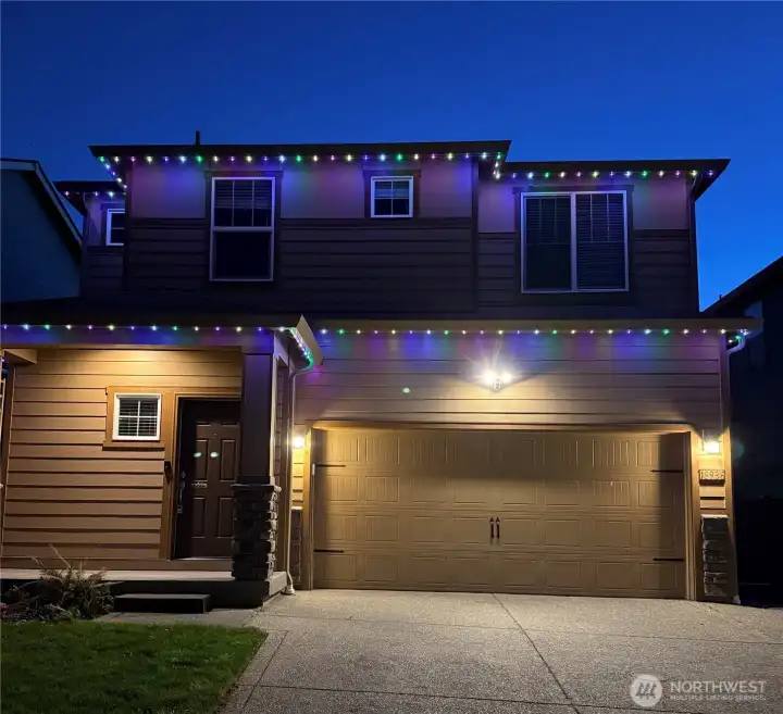 GREAT LIGHTING ALL YEAR/CONTROL FROM YOUR PHONE