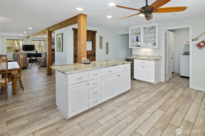 Open concept kitchen w/dining space