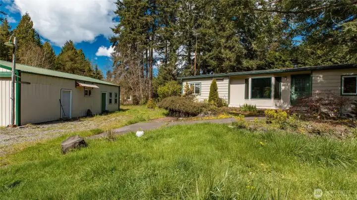 11968 Main house and large shop