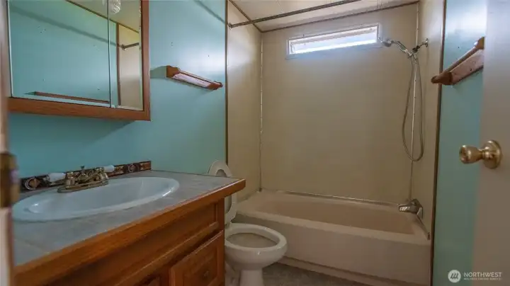 11968 Main bathroom