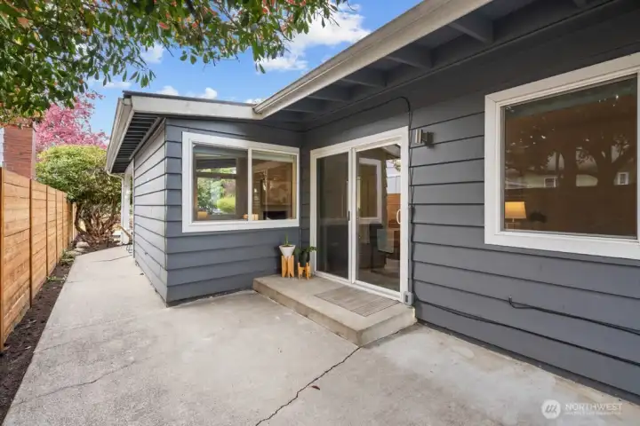 Entry into dining room from dining patio