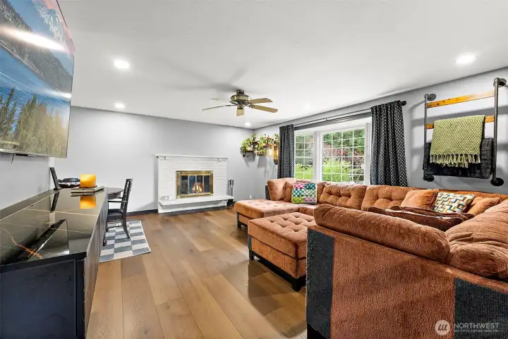 Spacious living room!