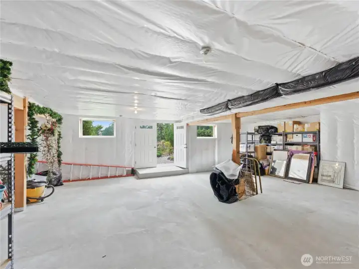 840 Square feet of potential living space on lower level 840 Square feet of potential living space on lower level