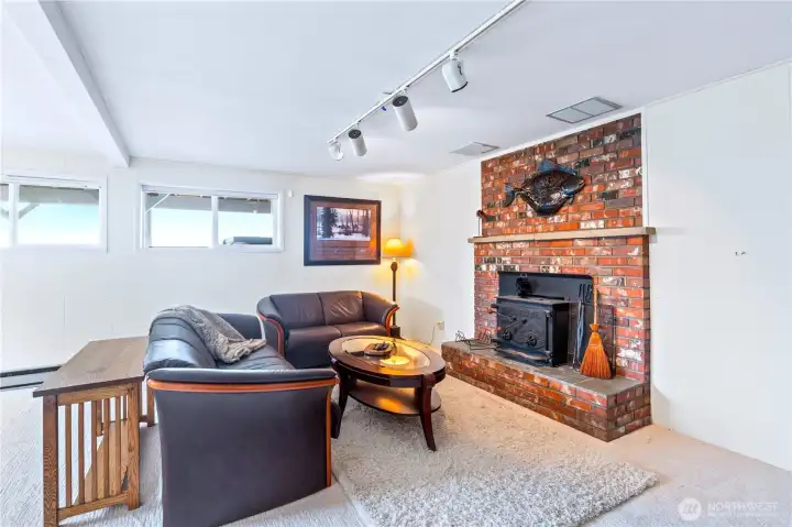 Bonus room with fire place