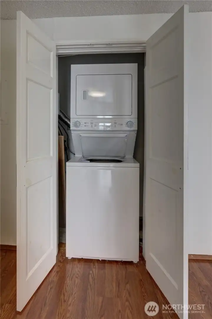 laundry in unit. laundry in unit.