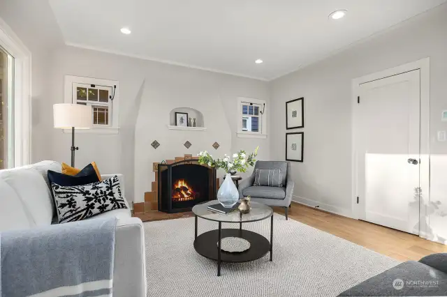 Living Room with coved ceiling