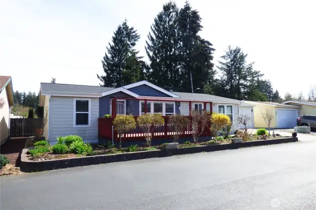 This 2016 Marletter boasts 1464 sq ft with 3 bedrooms and 2 full baths.