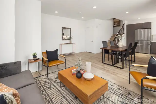 Large living area - many town homes are so difficult to fit furniture - not this one!
