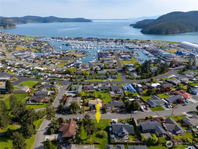 Just a couple blocks from the water, this lot is perfectly located.