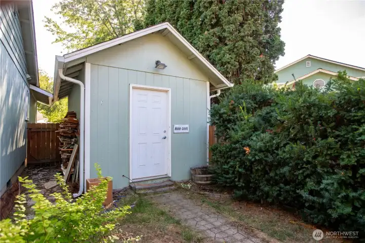 Man cave/She Shed.