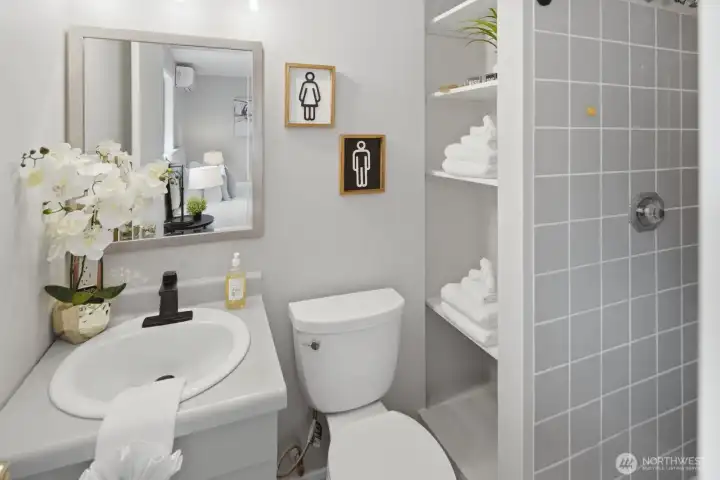 3/4 Ensuite Bathroom with walk-in shower