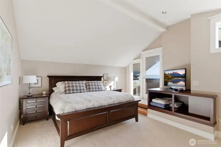 Upper level primary suite.