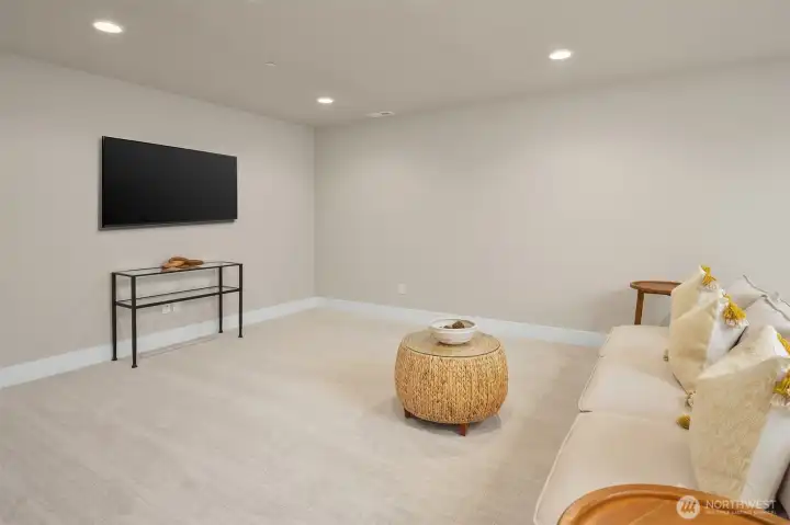 Generous bonus room, perfect for entertainment, movie nights, or gaming.