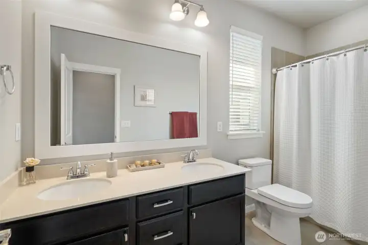 Upstairs hall bath
