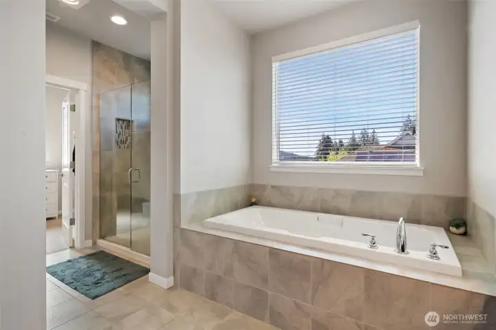 You will love the primary En-suite
