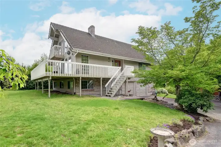 Beautiful Partial Wrap Around Deck