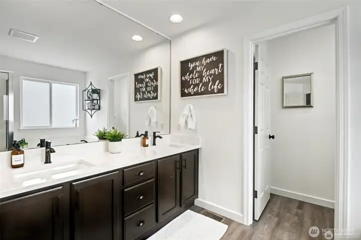 Double sinks & private commode Double sinks & private commode