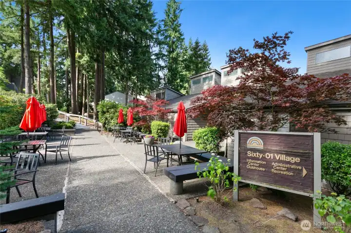 Restaurant/bar/clubhouse/picnic area. Restaurant/bar/clubhouse/picnic area.