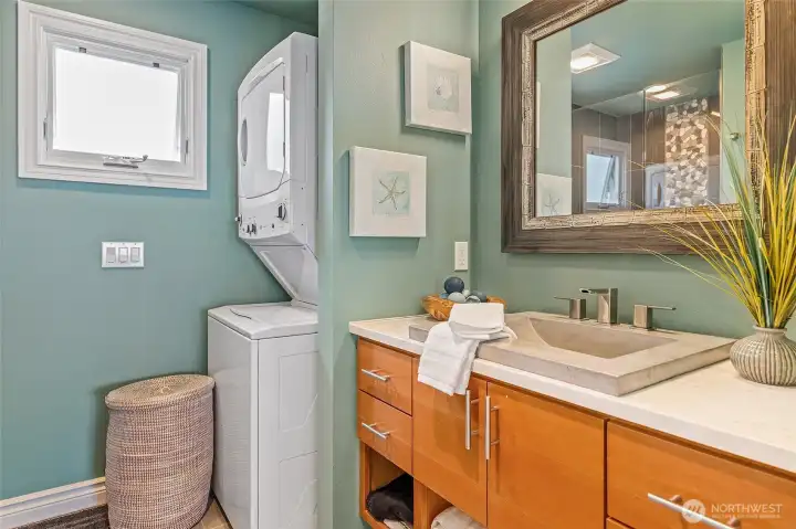2nd 1/2 bath on main floor