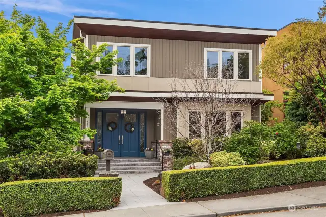 Located in the heart of Kirkland, impeccability maintained 4049 apx. SF, 3 bedrooms, 2 full and 2 3/4 baths, 2 fireplaces and 3 car garage w/electric car charger, hardwood floors, rooftop deck, roof 2020.