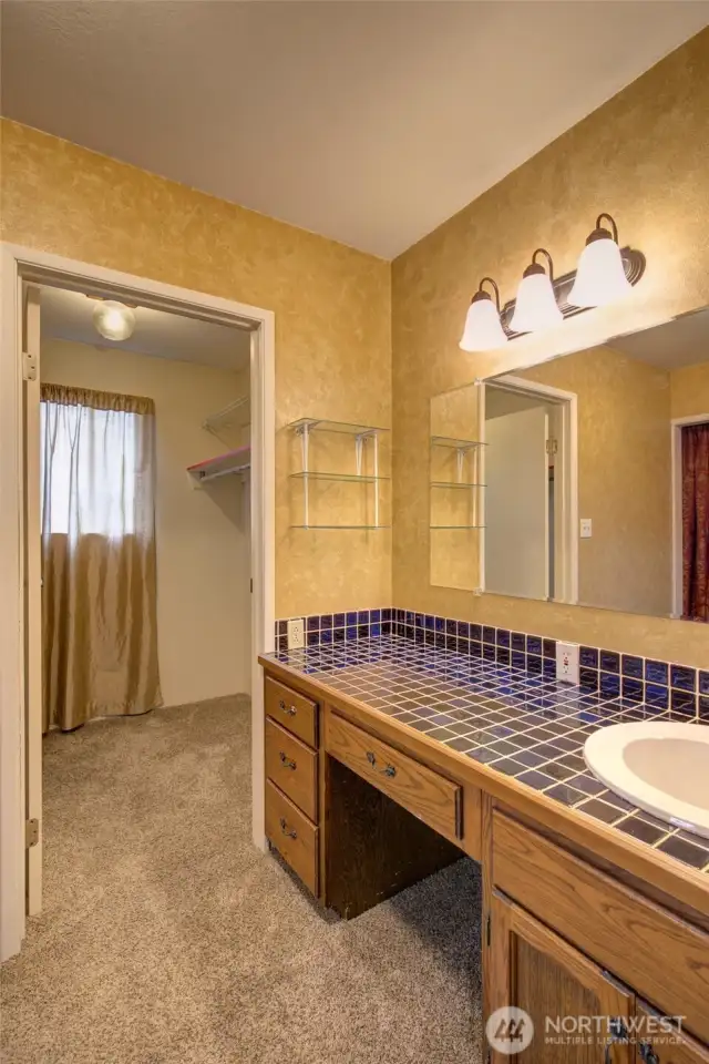 upstairs main bath & walk in closet