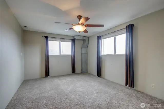 upstairs main bedroom
