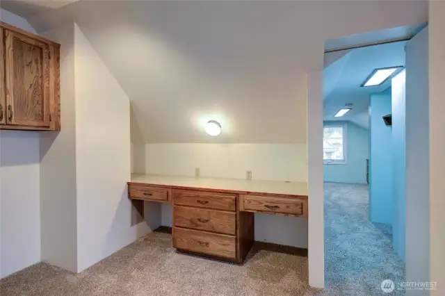 bonus office area upstairs
