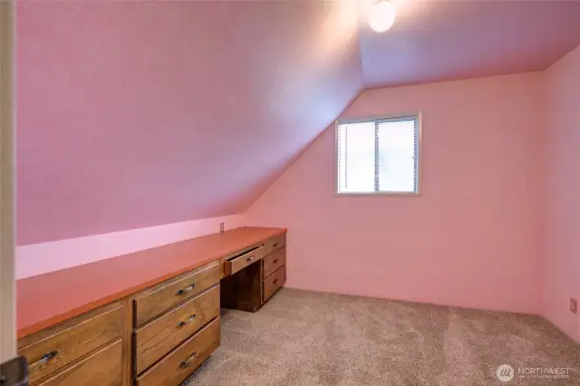 upstairs bonus room/ bedroom 4