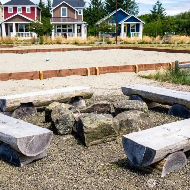 Having guests over? No problem having everyone come down to the massive fire pit with endless seating!