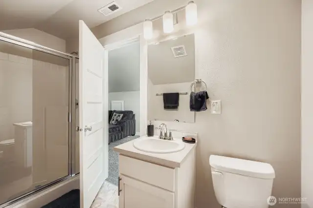 3nd floor bathroom
