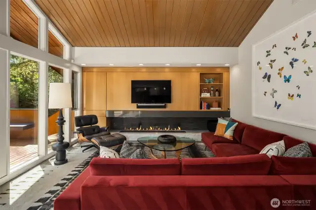 As the days turn chillier, this cozy space will more than tide you over until it's "deck season" again next year.