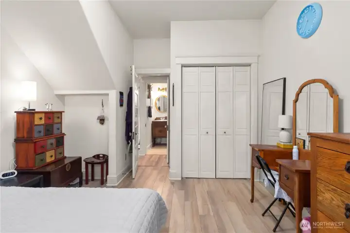 909 Bedroom, closet and across the hall is the bathroom.