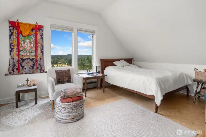 913 bed area