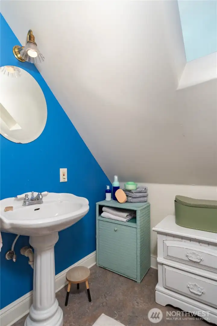 913 bathroom