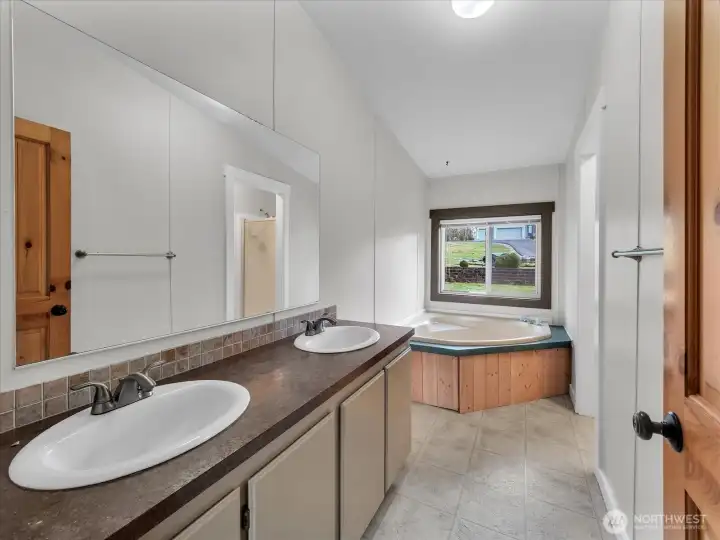 Primary Full Bathroom