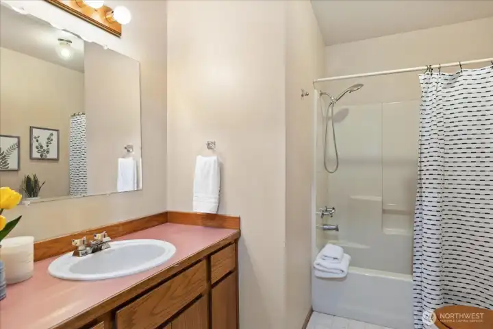 Downstairs full bath.