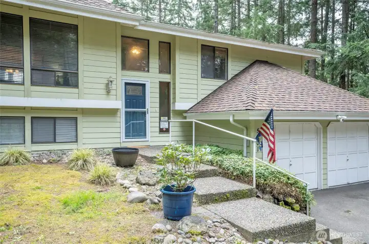Turn key private estate in the Heart of Silverdale Turn key private estate in the Heart of Silverdale