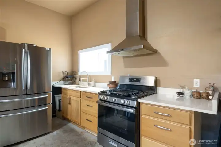 Extra Fully Functional Kitchen in Garage