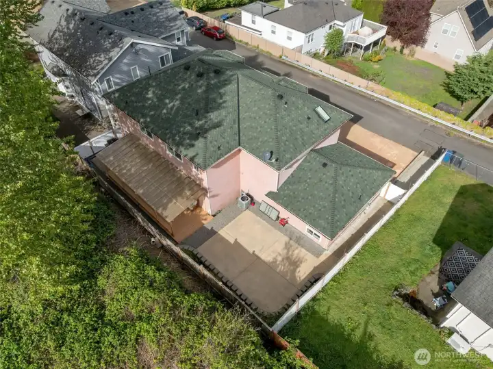 Another overview of the house