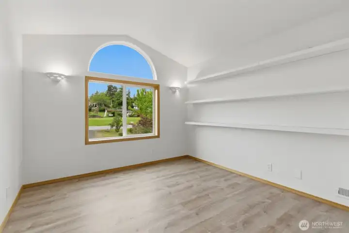Spacious second bedroom facing south