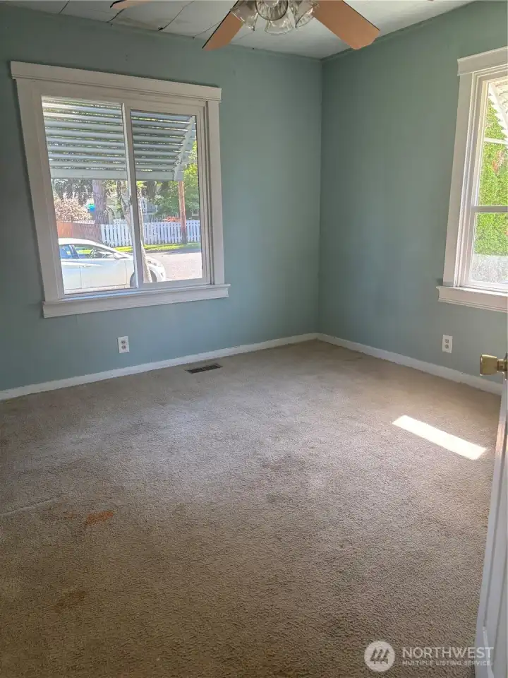 bedroom bedroom