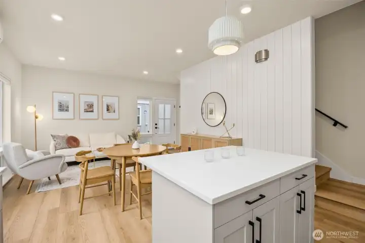 Ideal open-concept floor plan with tall ceilings. Ideal open-concept floor plan with tall ceilings.