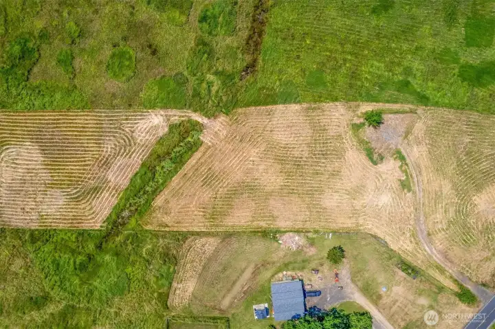 This photo shows the gravel pathway to get into the back part of the property. This photo shows the gravel pathway to get into the back part of the property.