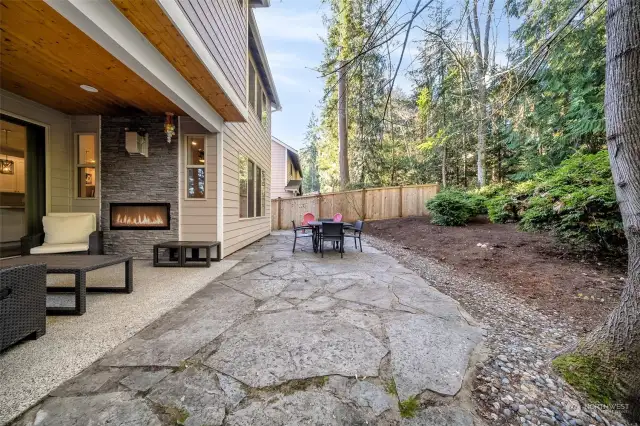 Enjoy the covered area with the fireplace for the cooler/wet days & the nice outdoor eating area on the beautiful Pacific NW summer days.