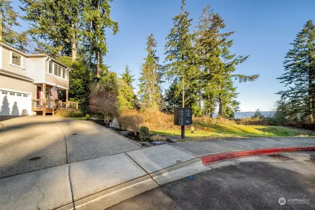 Nicely tucked away at the end of a 10 home cul-de-sac community and is 1.5 miles from downtown waterfront Gig Harbor!