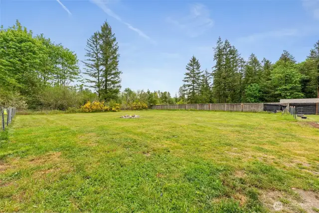 Nice, Level Fenced Yard!