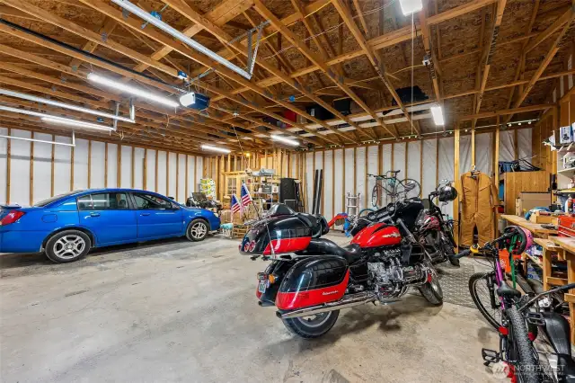 Interior of the Shop/Garage! Room for It All!