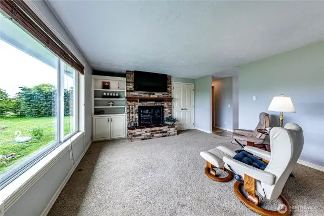 There is zone radiant ceiling heating.
